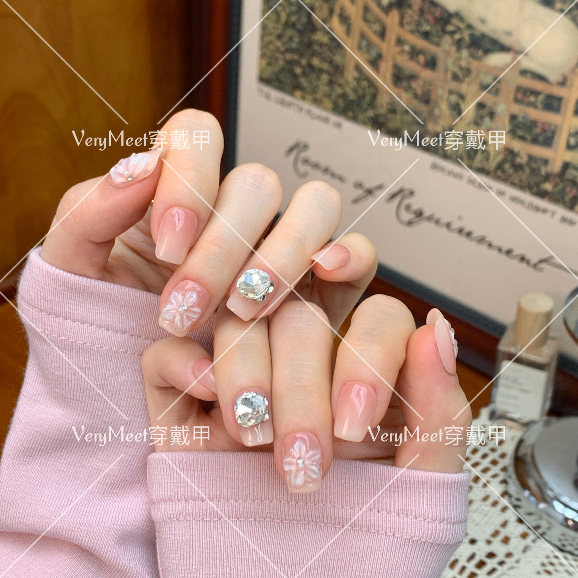 VERY MEET早春温柔立体水晶雕花气质甜美带钻短款显白美甲贴06