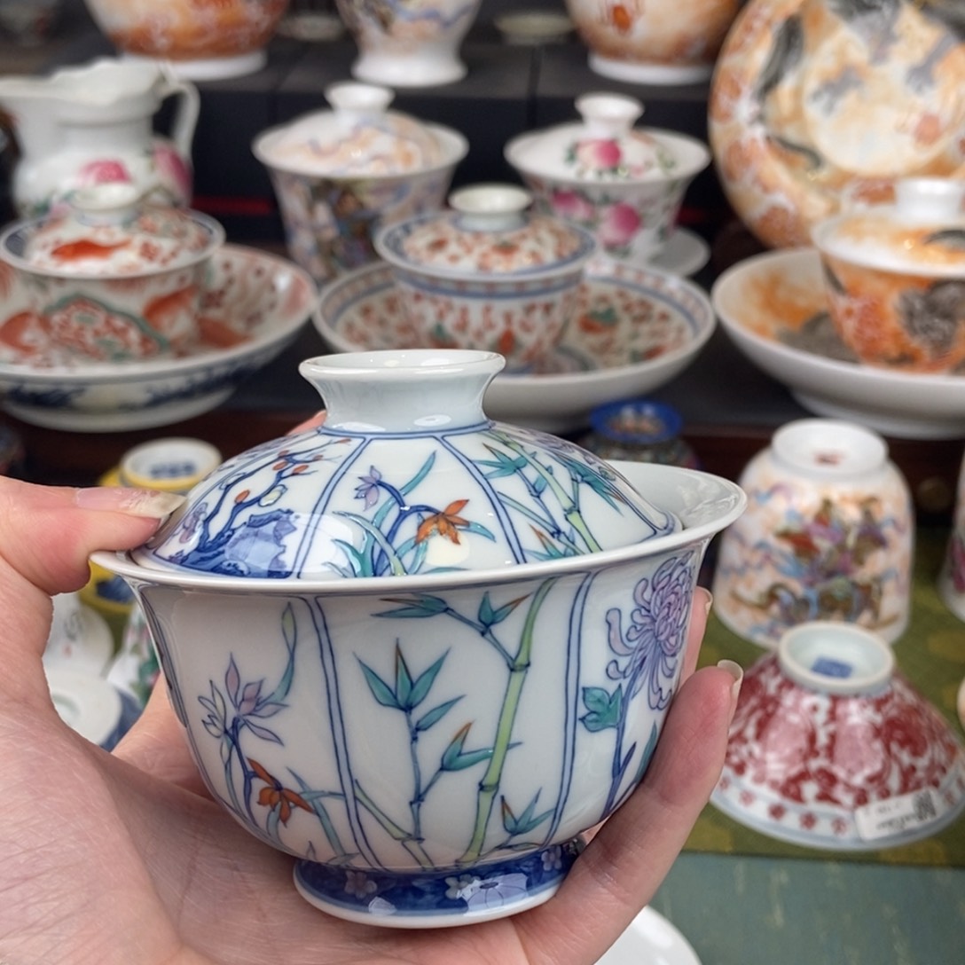 陶瓷的设计风格是非常高兴