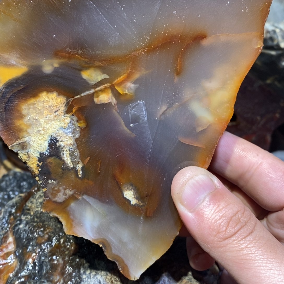 蝶***影玛瑙/玉髓未镶嵌珠宝半成品蝶影寄回