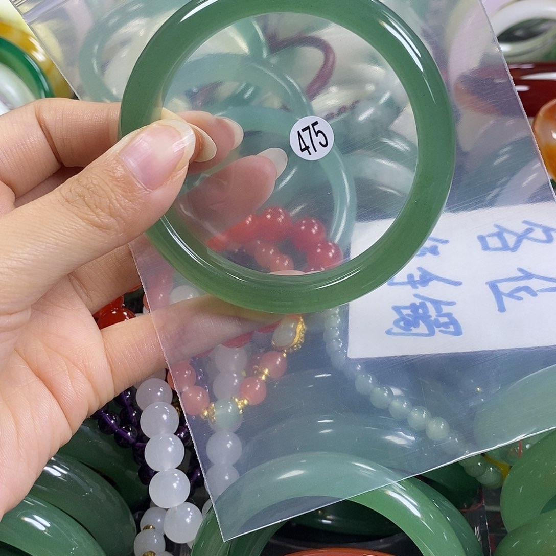 石英质玉手镯未镶嵌60