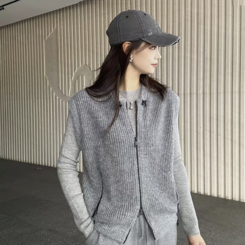 【商场同款】秋冬新款松弛感时尚无袖针织开衫简约拉链马甲女548051