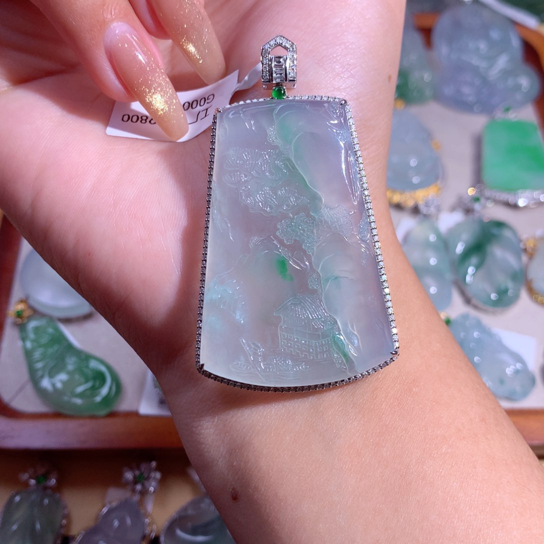 翡翠吊坠(不含链)18K金镶嵌