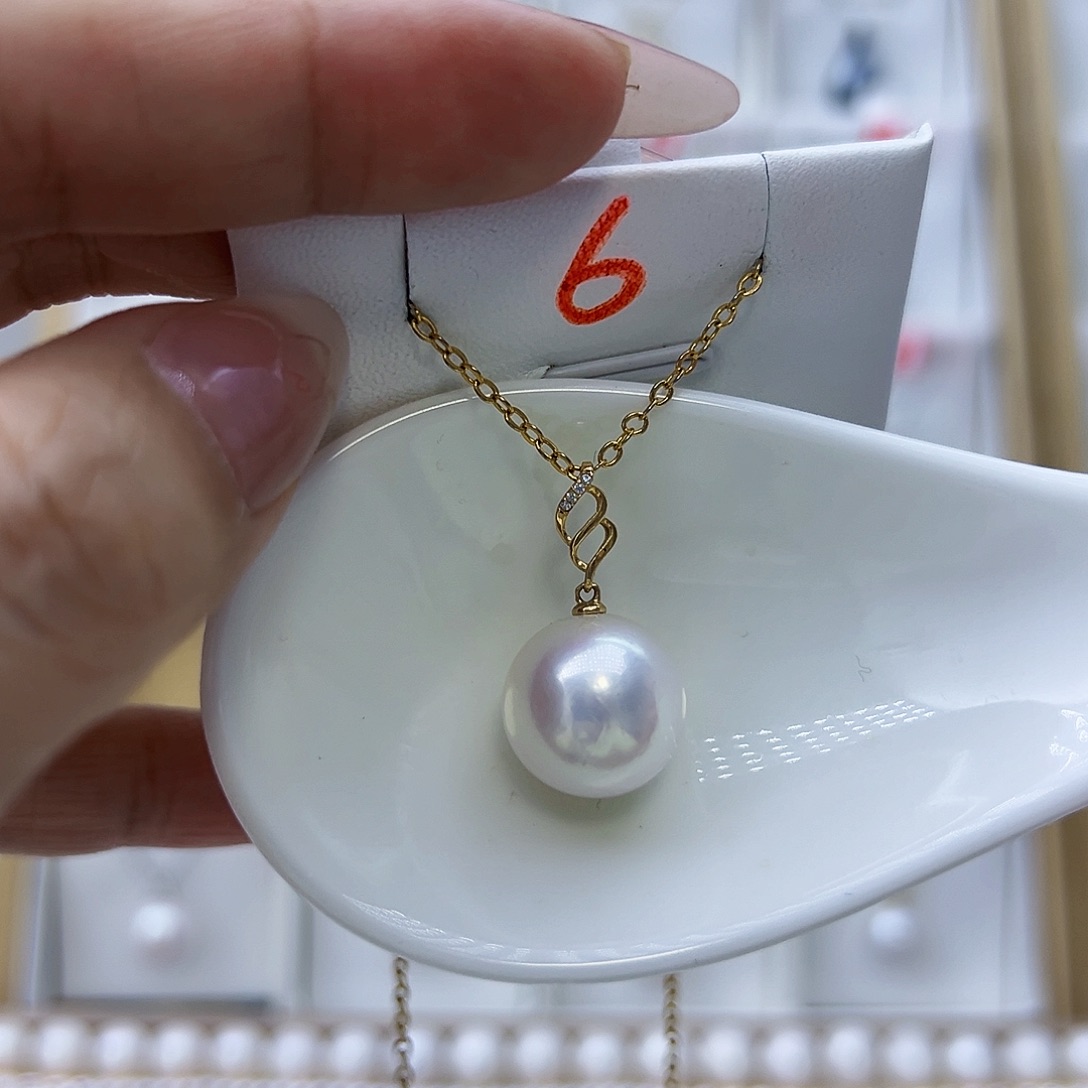 淡水珍珠18K金镶嵌吊坠(赠链)