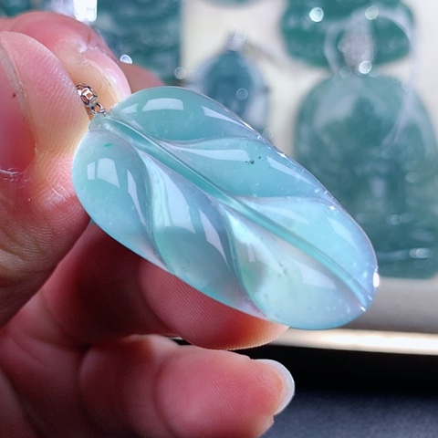 【闪购商品】翡翠颈饰18K金镶嵌天然翡翠