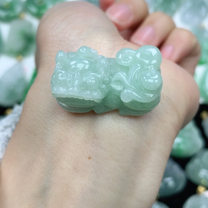 翡翠颈饰未镶嵌天然翡翠a货