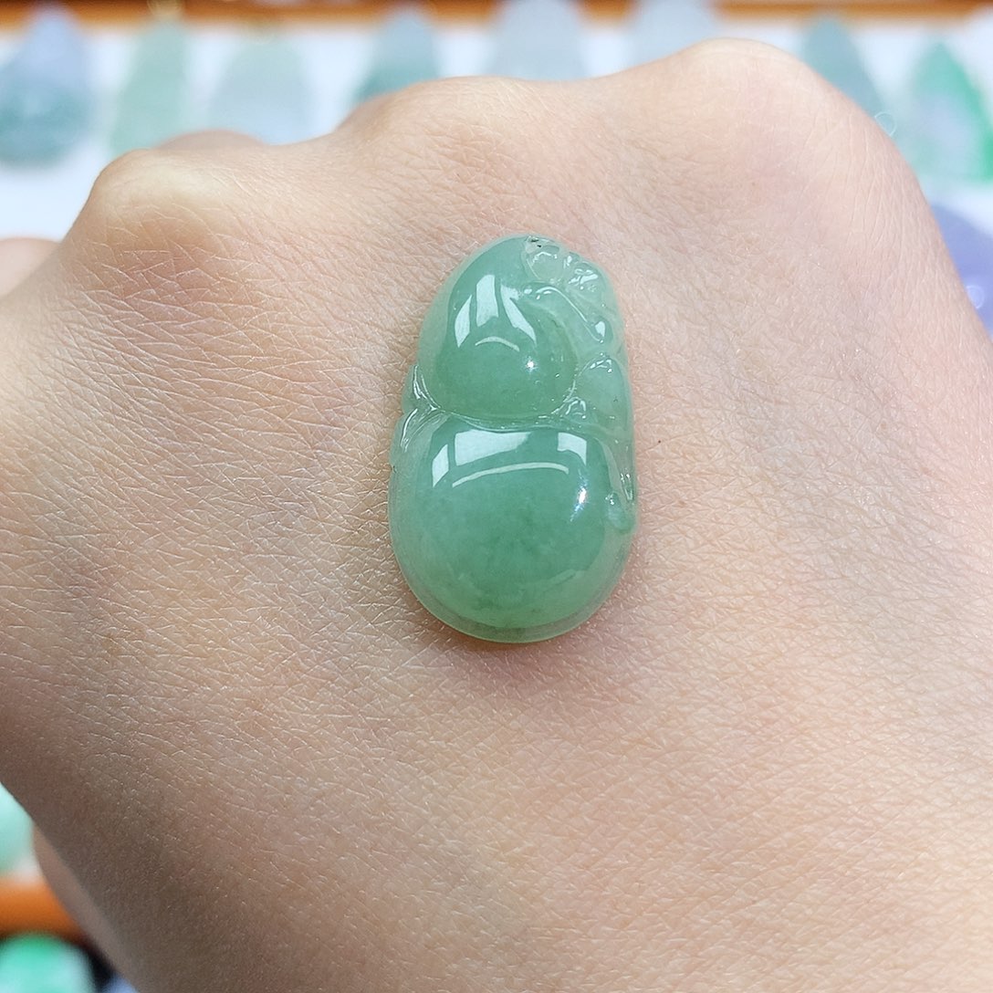 翡翠颈饰未镶嵌葫芦