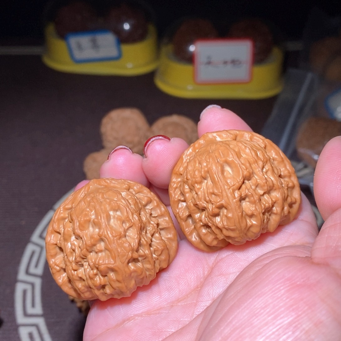 文玩核桃把件三角白