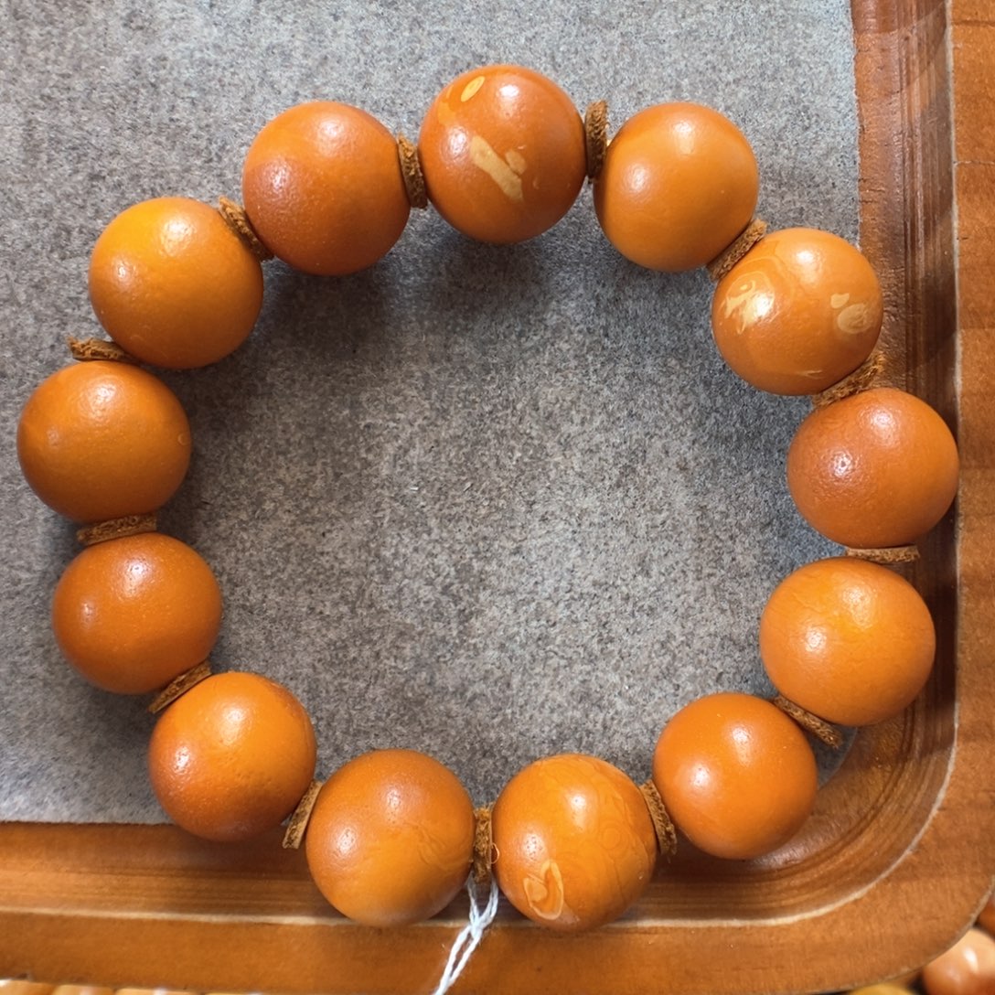 未镶嵌蜜蜡手串蜜蜡