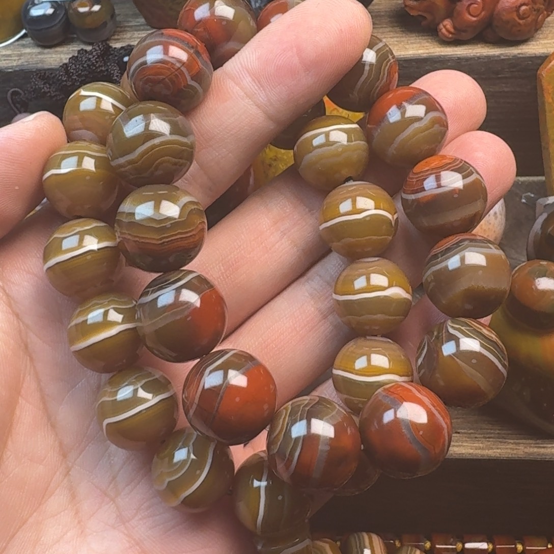 昊***鹏玛瑙/玉髓未镶嵌珠宝奇石