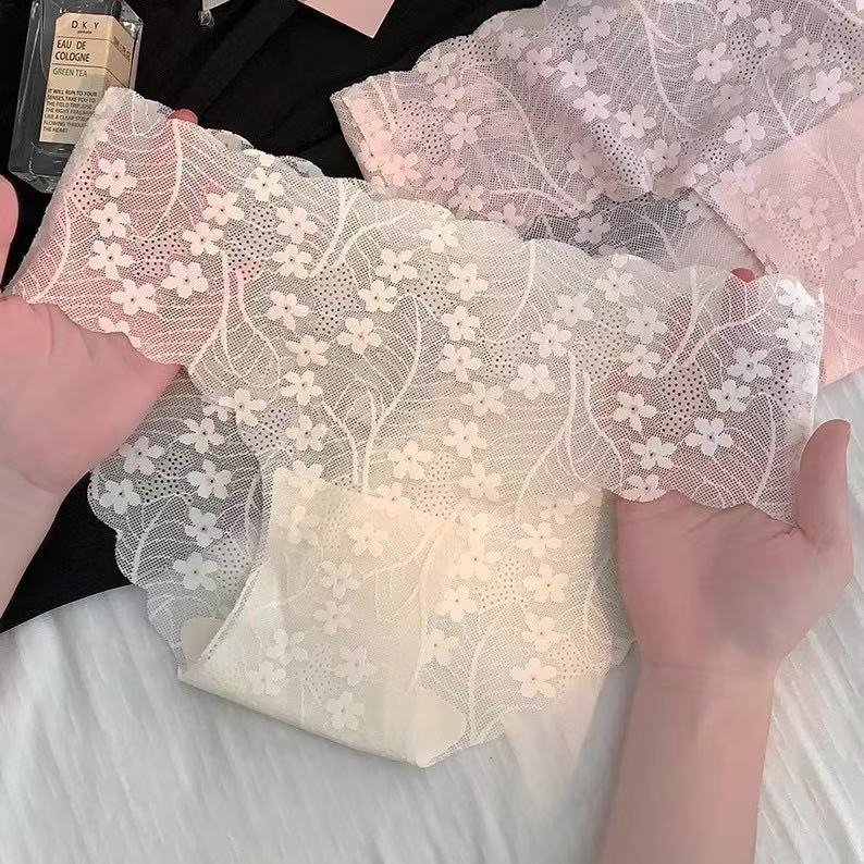 无痕透气女三角内裤无痕内裤蕾丝底裤中腰少女