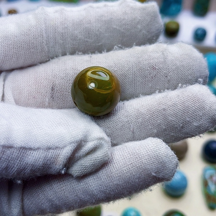 绿松石未镶嵌颈饰