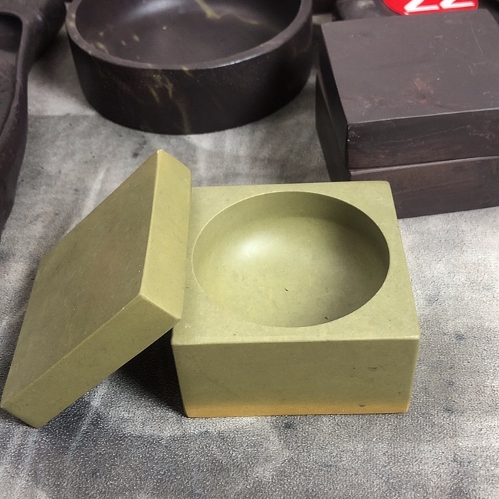 肇庆端砚3寸配石盖墨盒