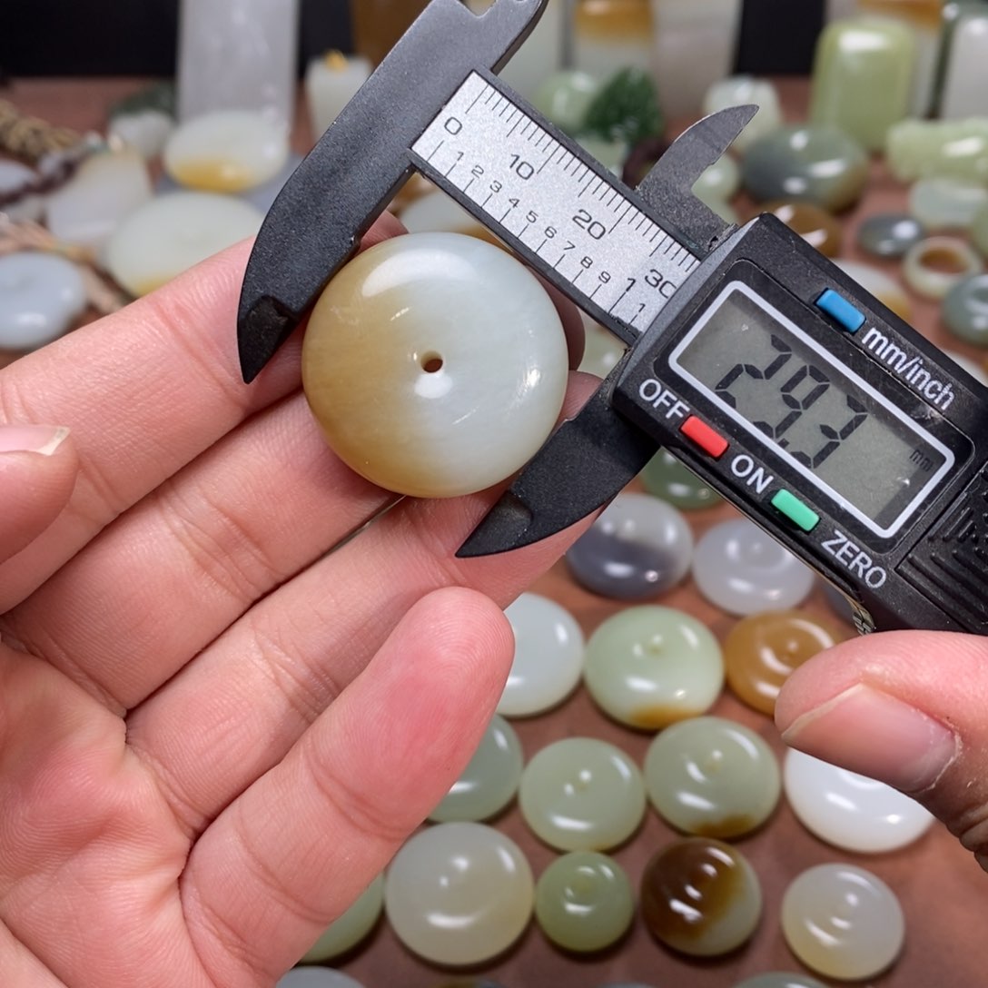 和田玉吊坠(不含链)未镶嵌