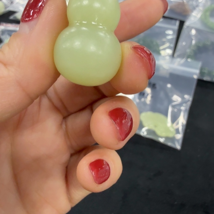 瓜***兮和田玉未镶嵌手镯