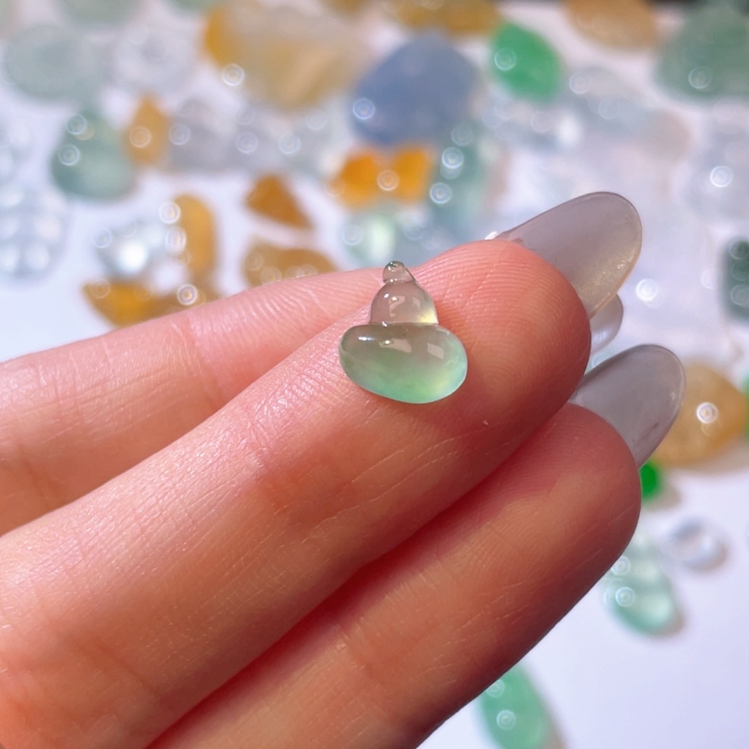 翡翠颈饰未镶嵌裸石