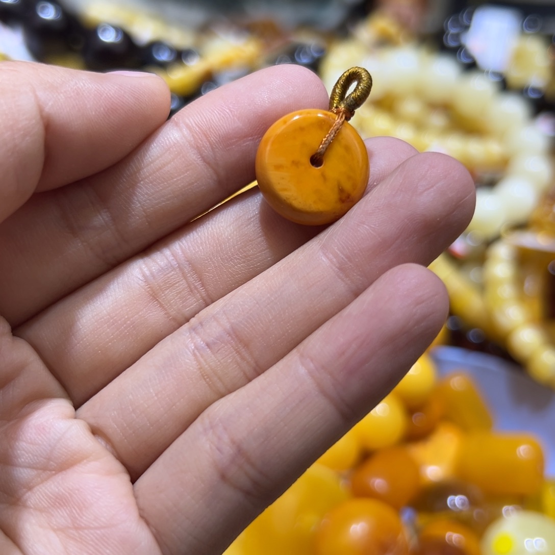 琥珀珠宝奇石未镶嵌