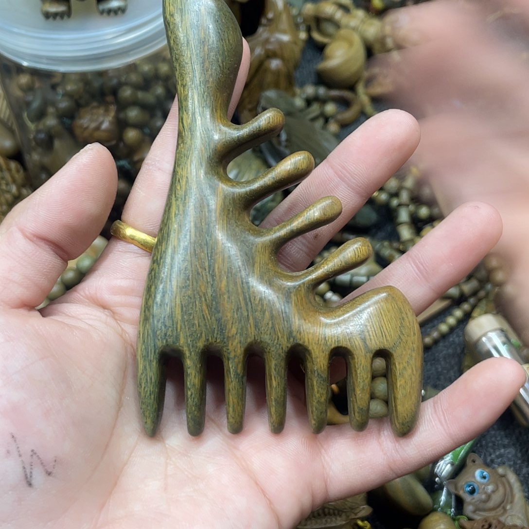 维腊木（绿檀）无事牌