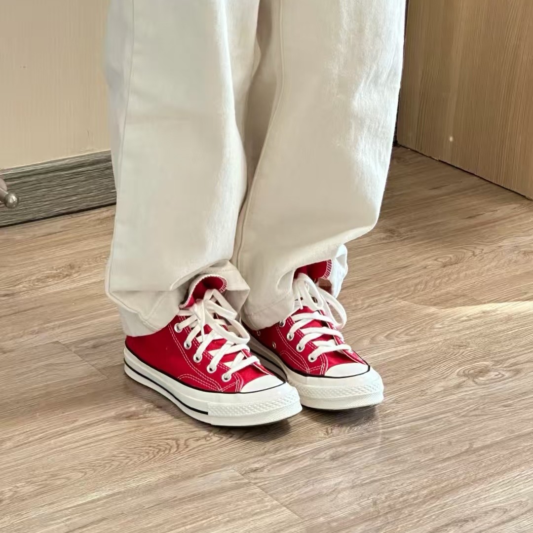 笑妈帆布鞋红色系（部分瑕疵）偏大半码