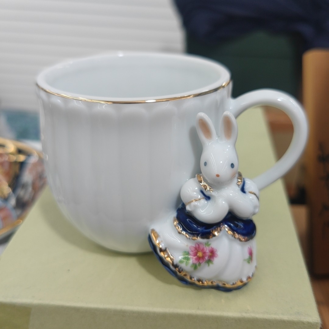 小兔子马克杯喝咖啡与茶