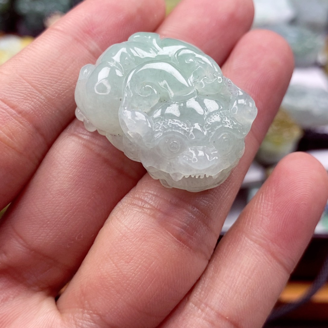 翡翠颈饰未镶嵌翡翠