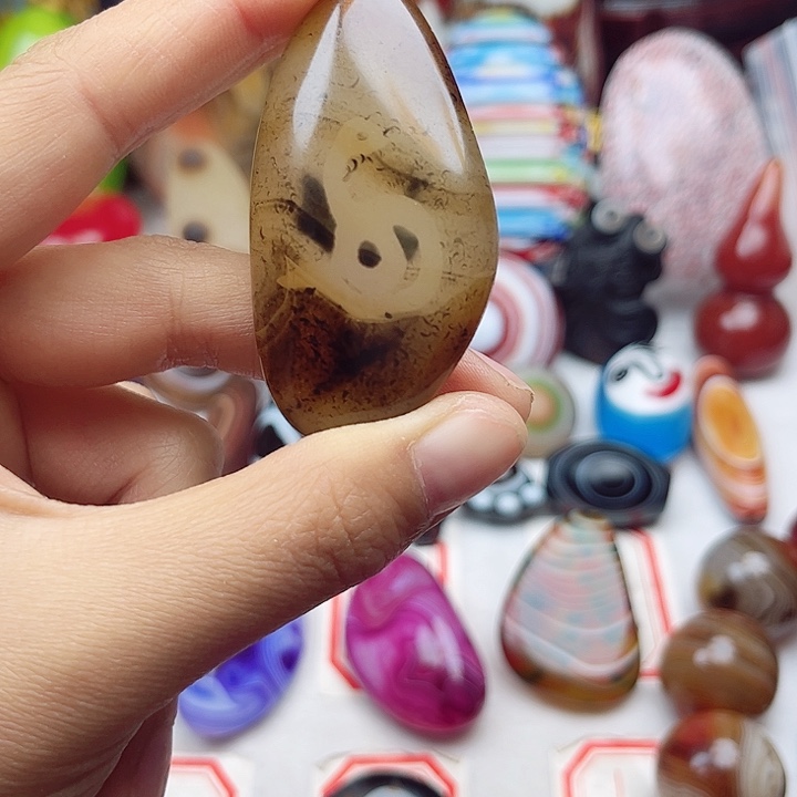 玛瑙/玉髓未镶嵌珠宝奇石