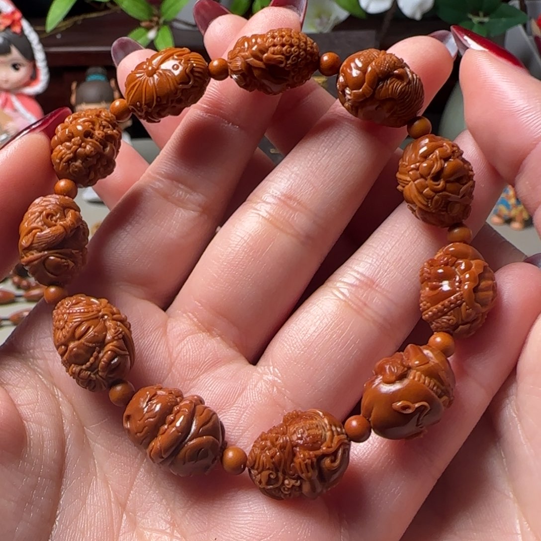 王***东手串/手链橄榄核卡通多宝