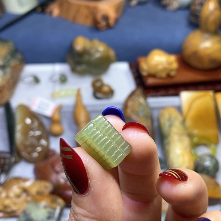 岫岩老玉（透闪石质玉）玉琮未镶嵌