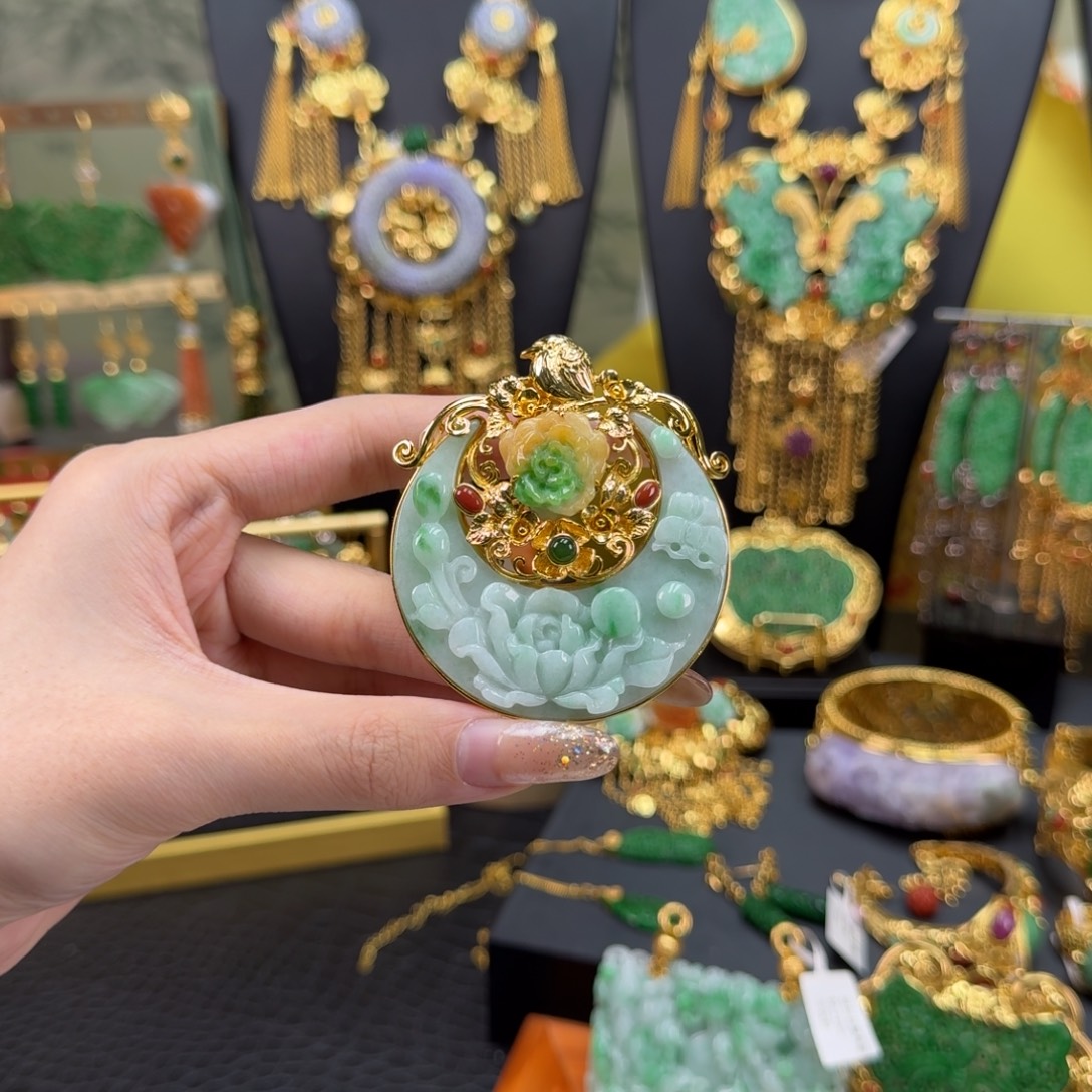 翡翠银S925镀金镶嵌颈饰