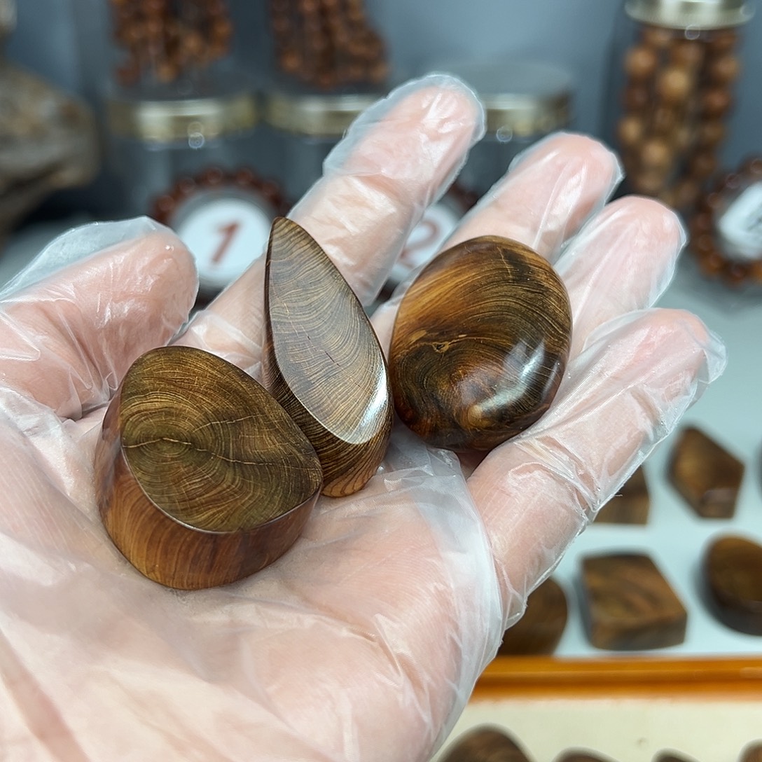 烟***圈柏木（崖柏）雷击吊坠三个