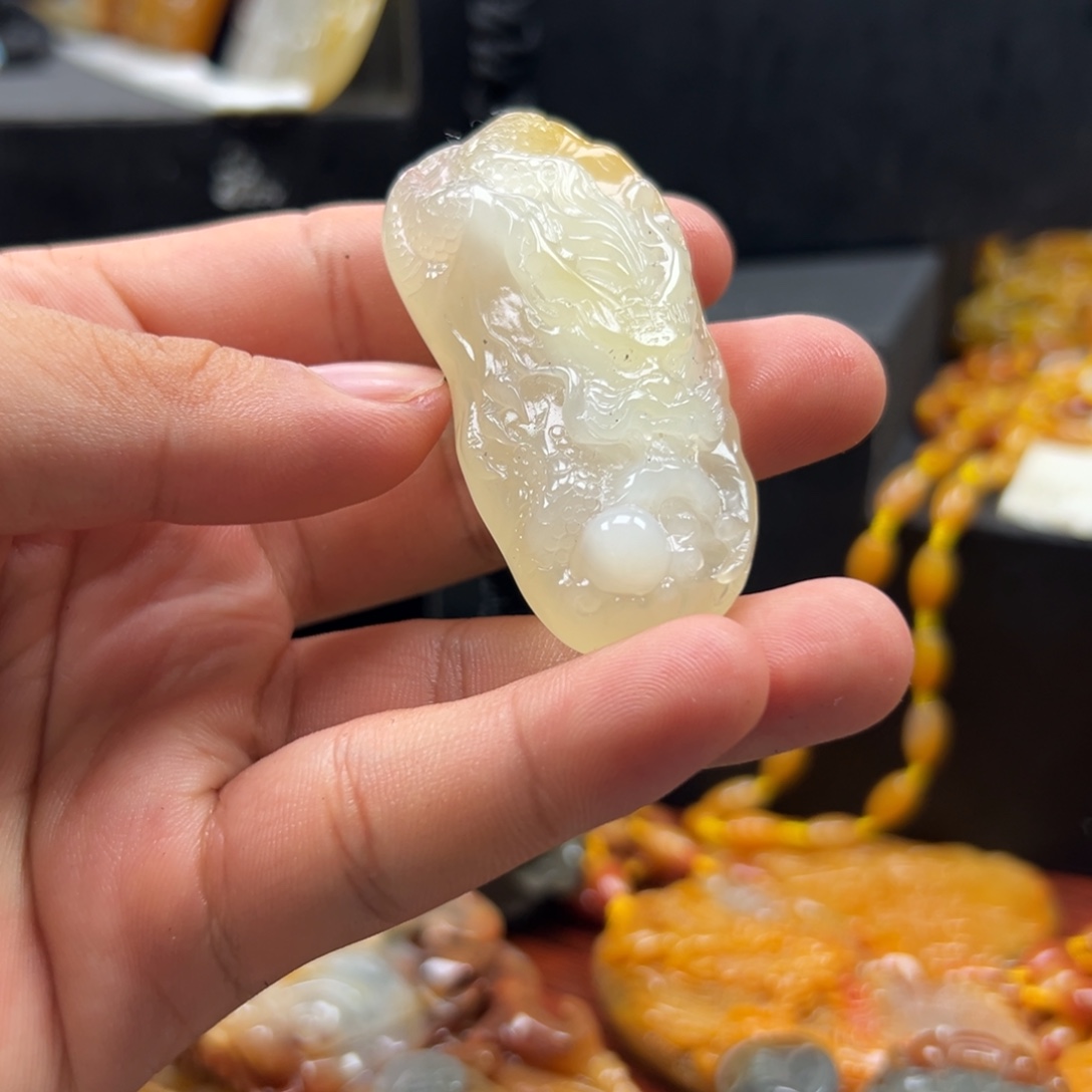 石英质玉（黄龙玉）未镶嵌多样性发货，发其一