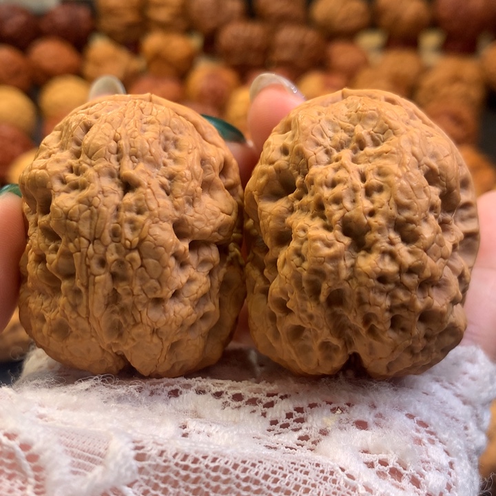 文玩核桃吊坠11………..