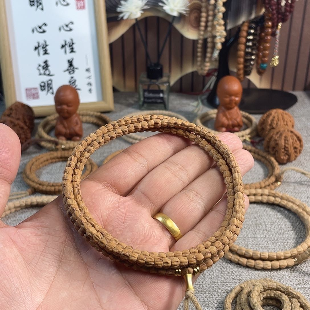 柏香籽/百香籽吊坠六**?