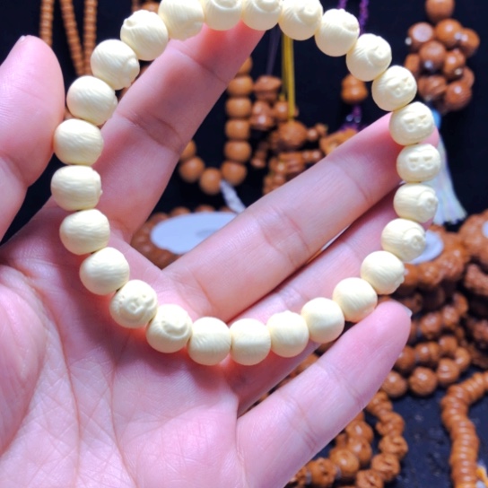 手串桃核老麻将雕刻拉布布