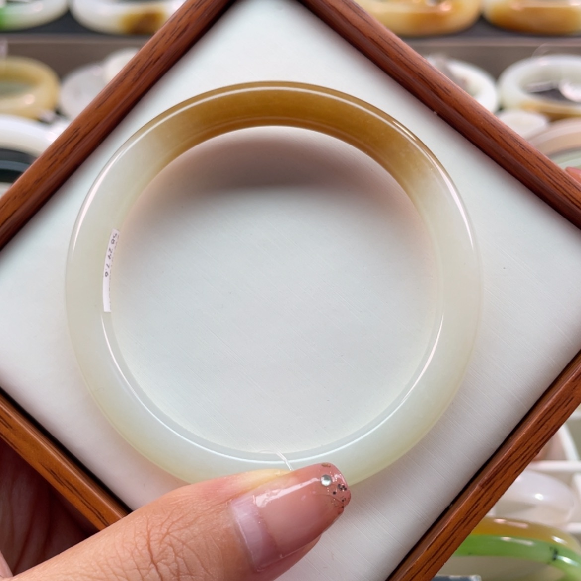 【闪购商品】和田玉手镯未镶嵌58