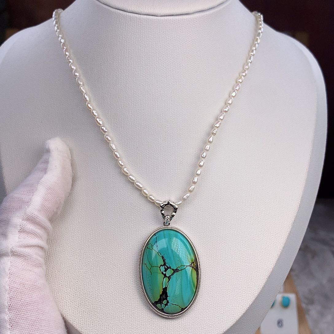 绿松石颈饰未镶嵌