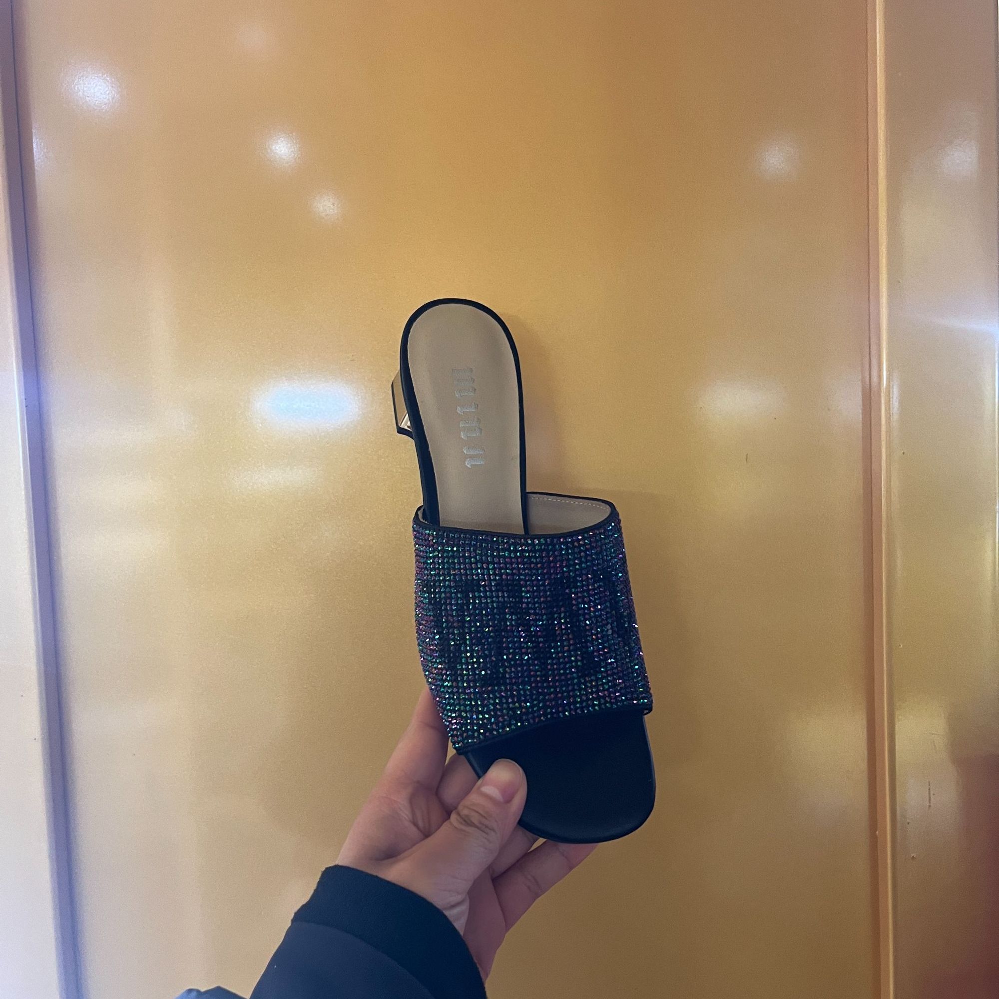 知足敏儿原创清版（样品)小根水钻纯皮一字拖女鞋823a-27