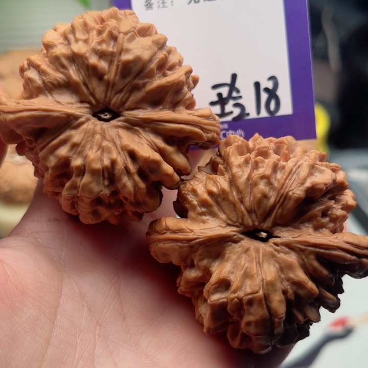 吊坠文玩核桃若*破文玩核桃18