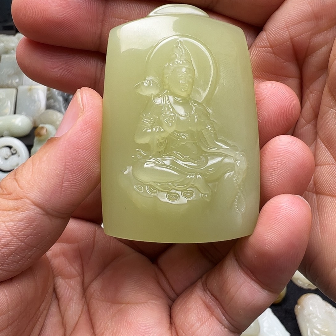 和田玉未镶嵌颈饰