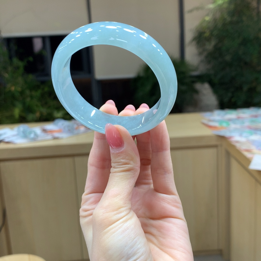 翡翠手镯未镶嵌且****❦不退不换