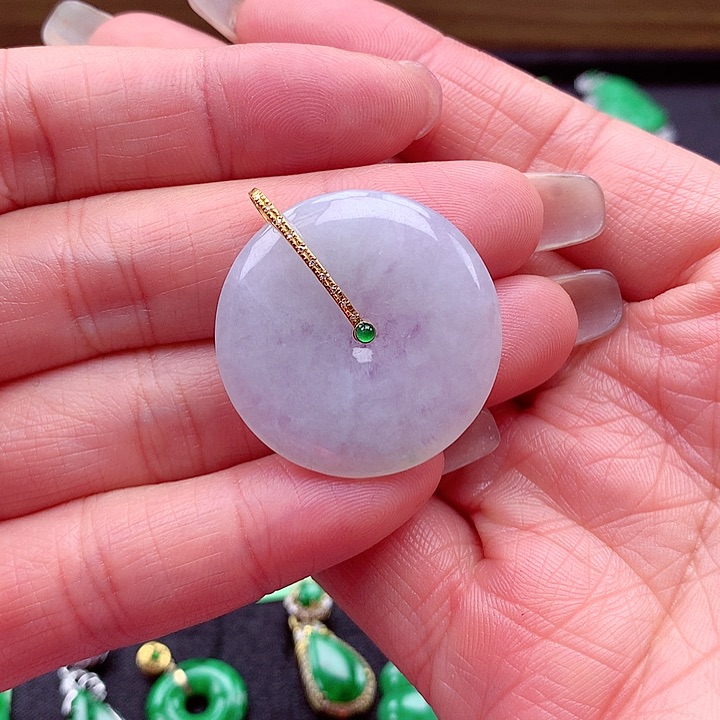 翡翠颈饰18K金镶嵌翡翠