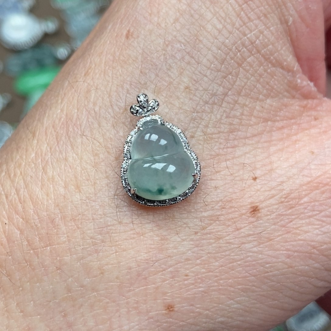 翡翠颈饰18K金镶嵌葫芦