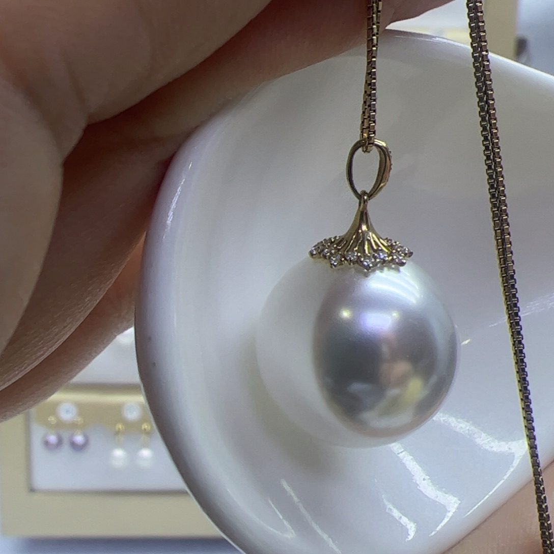 淡水珍珠吊坠(赠链)18K金镶嵌
