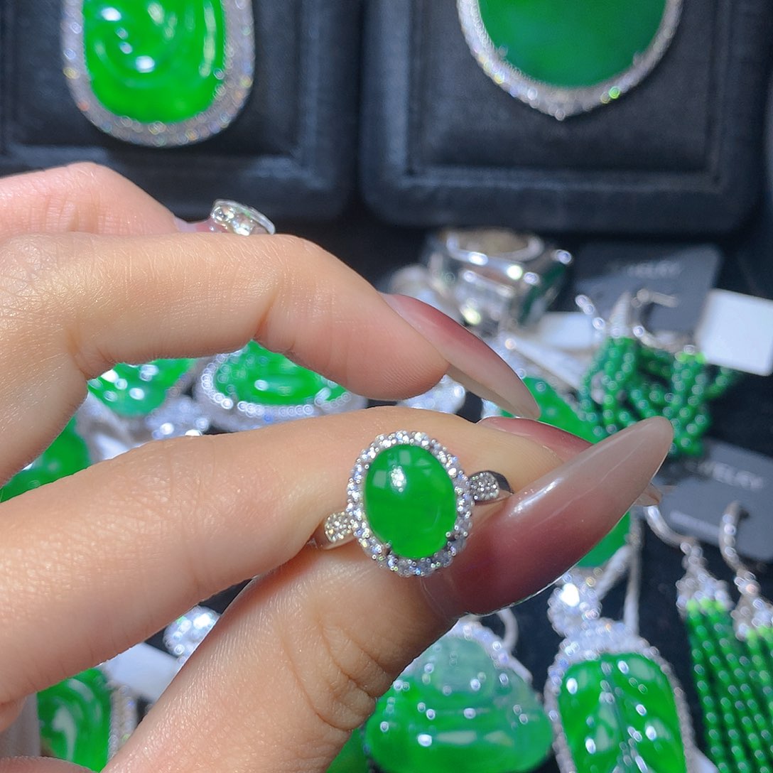 翡翠颈饰银S925镶嵌翡翠