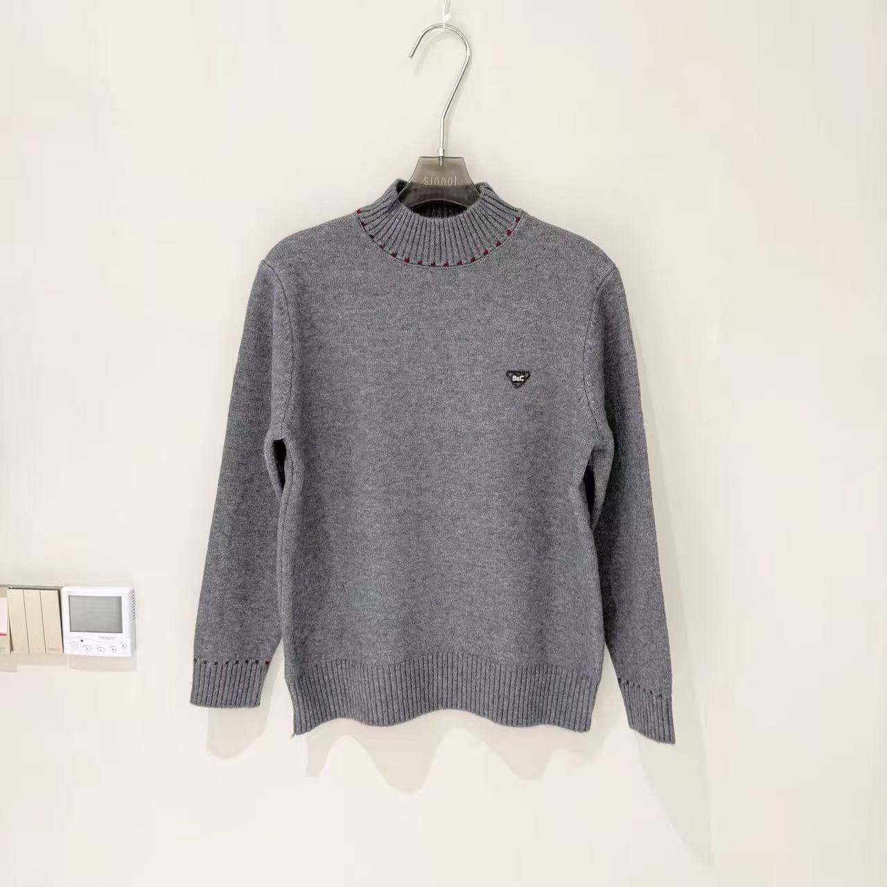 50659半高领领口拼色倒三角DC标羊毛针织衫款式大版上衣