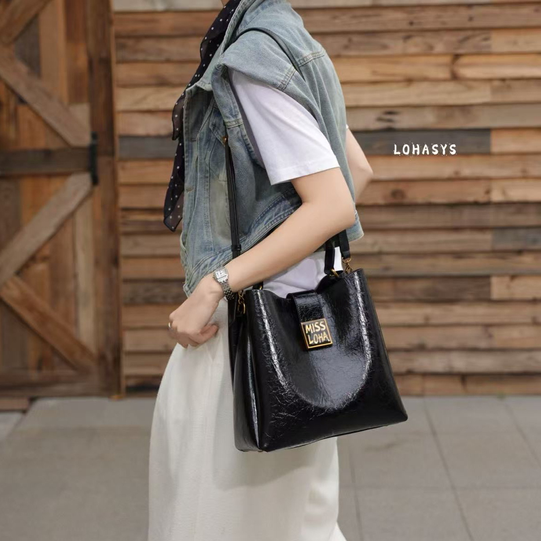 2025新款百搭复古单肩包水桶包大容量女士手提包斜挎包（7005）