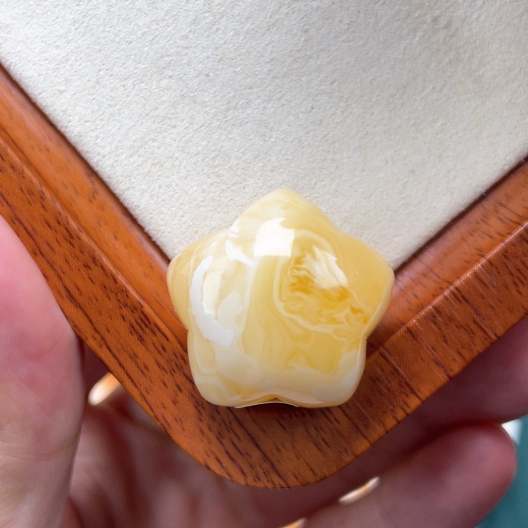 琥珀裸石未镶嵌蜜蜡