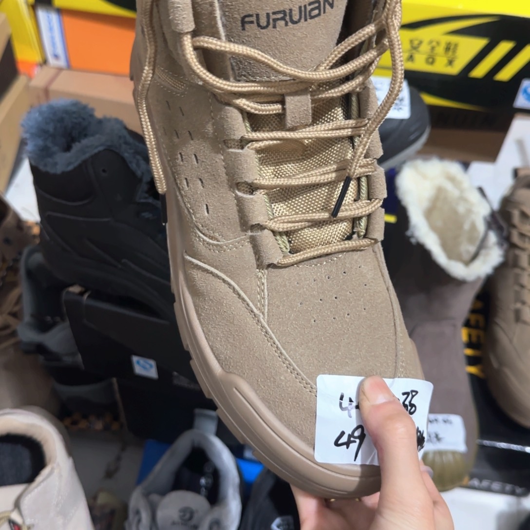 008 44尺码 卡其马丁翻毛防砸