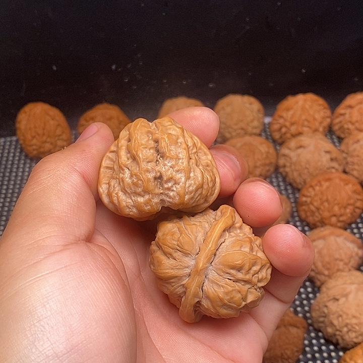 文玩核桃把件小**.蛤蟆