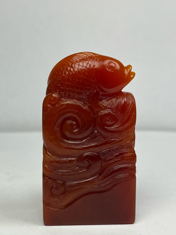 寿山石老红田黄冻雕工精致带丝晶莹剔透年年有余5.6-3-1.9cm62克