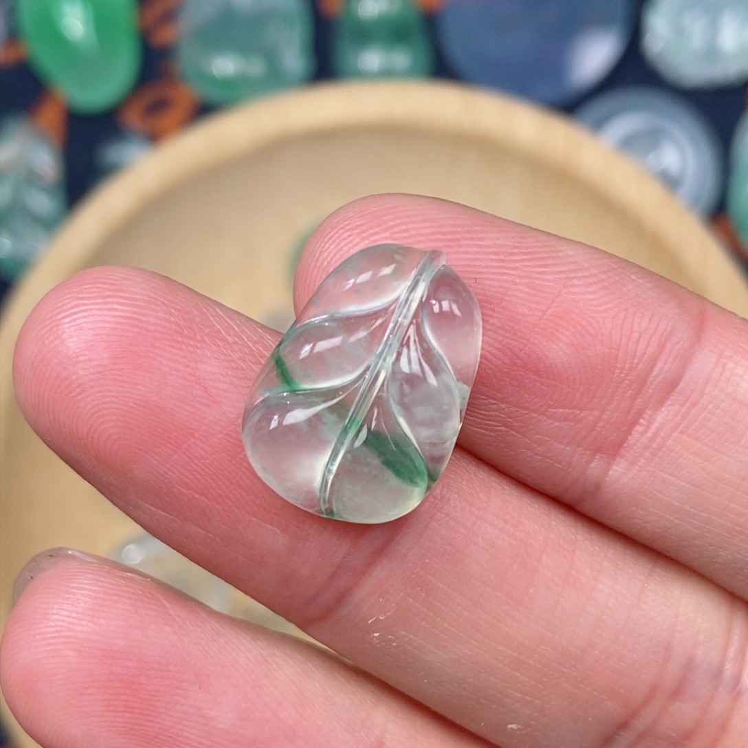 翡翠颈饰未镶嵌金枝玉叶